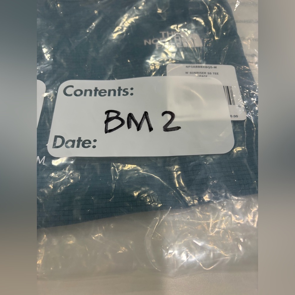The North Face Women’s Medium Sunriser Short-Sleeve Space Blue Teal NWT Perform - Picture 8 of 8